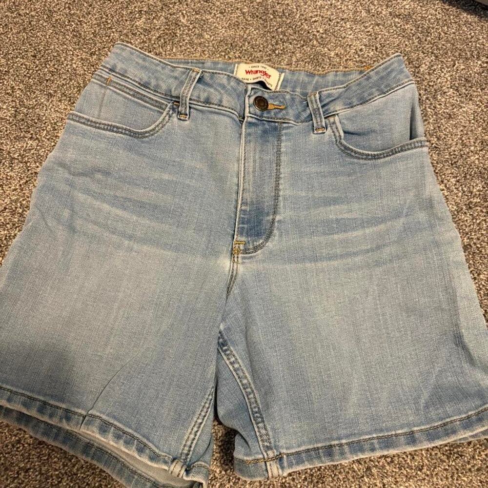 Wrangler blue denim shorts size